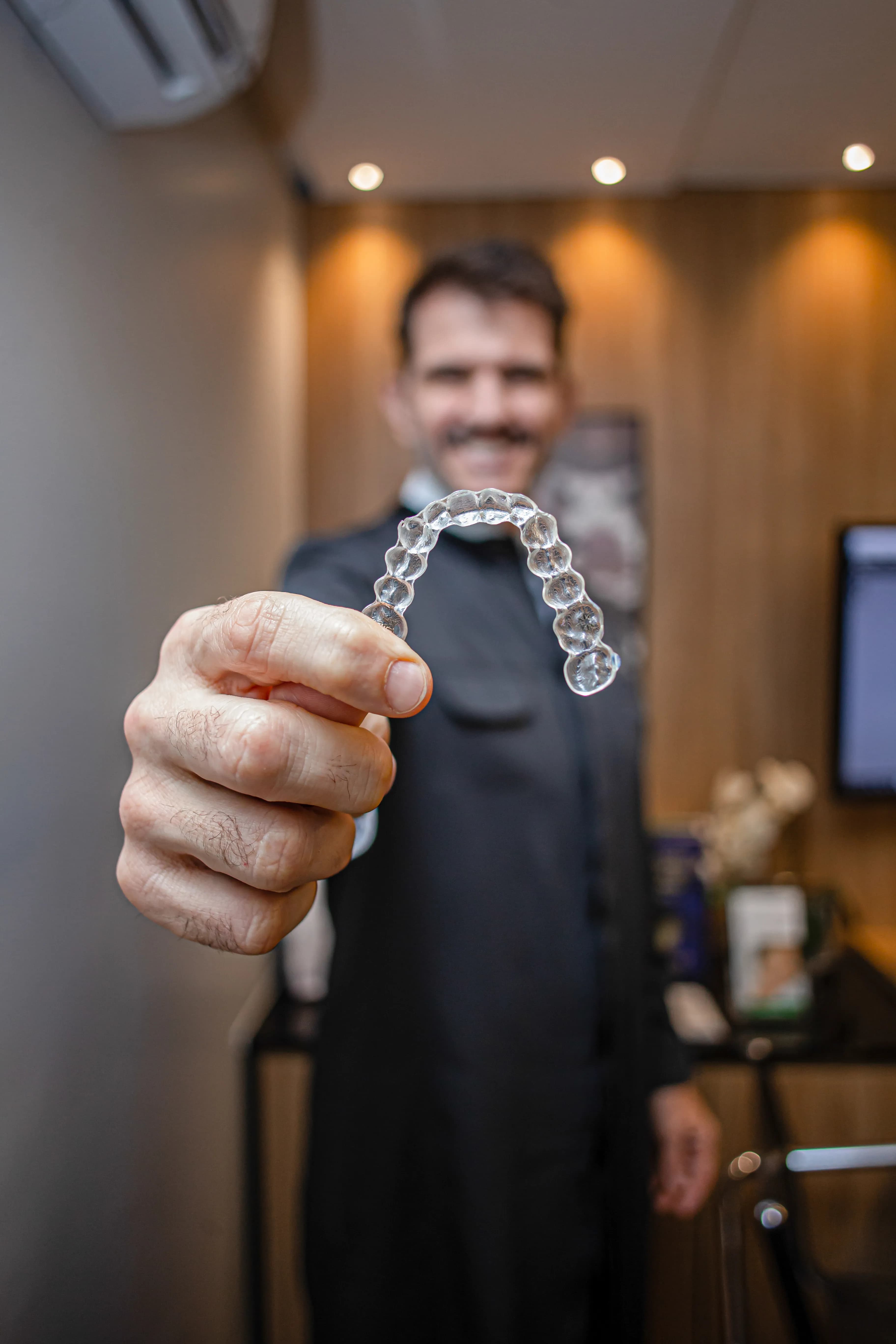Alinhador Invisalign — tratamento ortodôntico transparente na LOE+