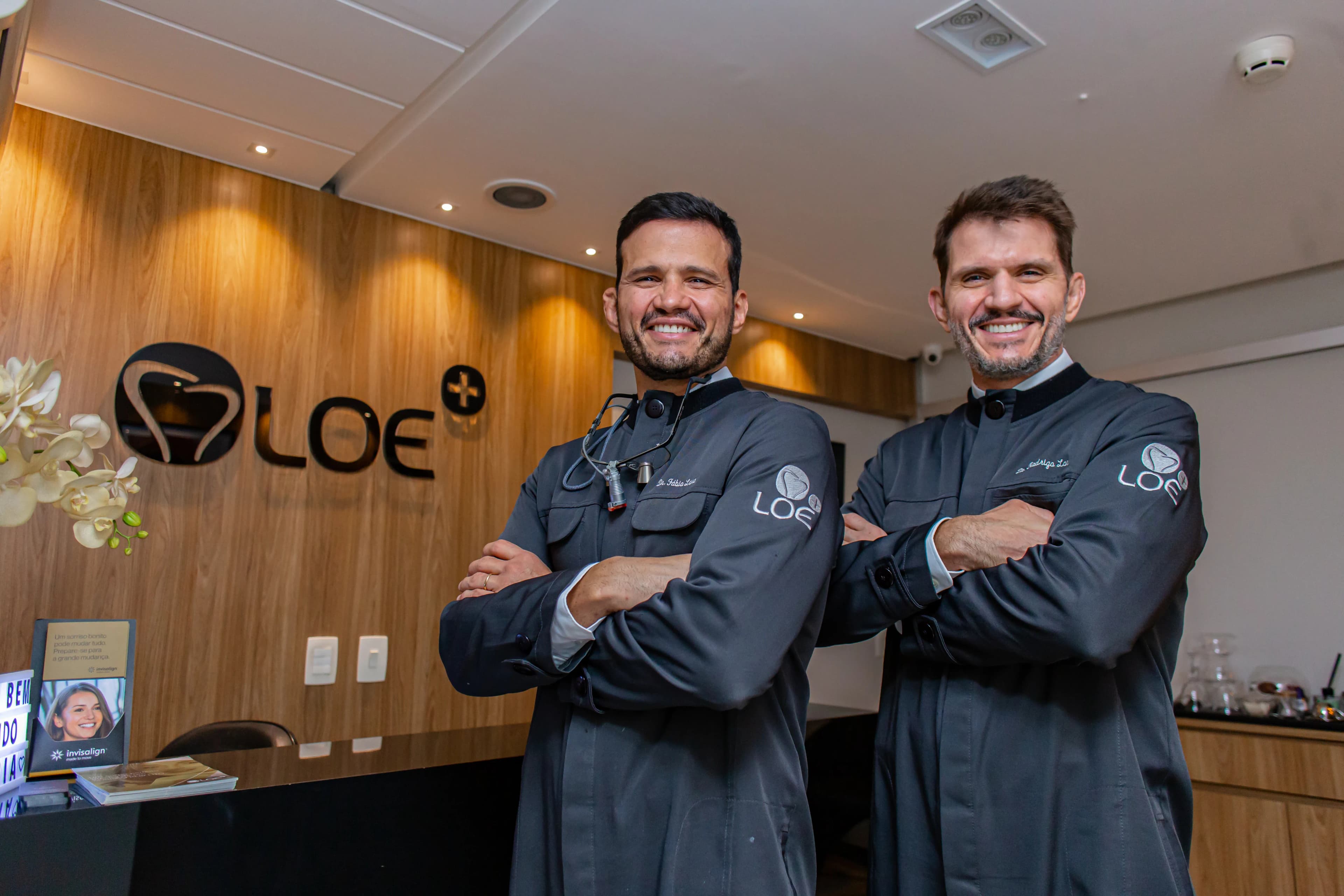 Dr. Rodrigo Lara e Dr. Fábio Lara na clínica LOE+